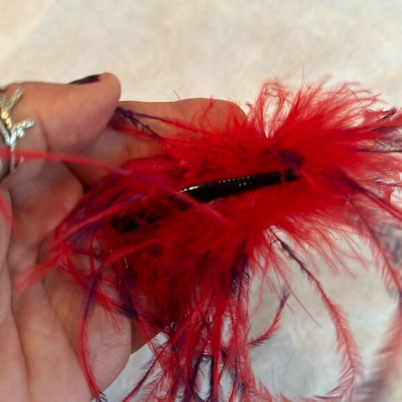 Hair Accessory Clip Barrette Fancy Maribou Feathers Red Black - Picture 3 of 5